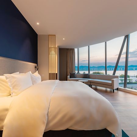 Holiday Inn Express Yichang Riverside By Ihg Zewnętrze zdjęcie