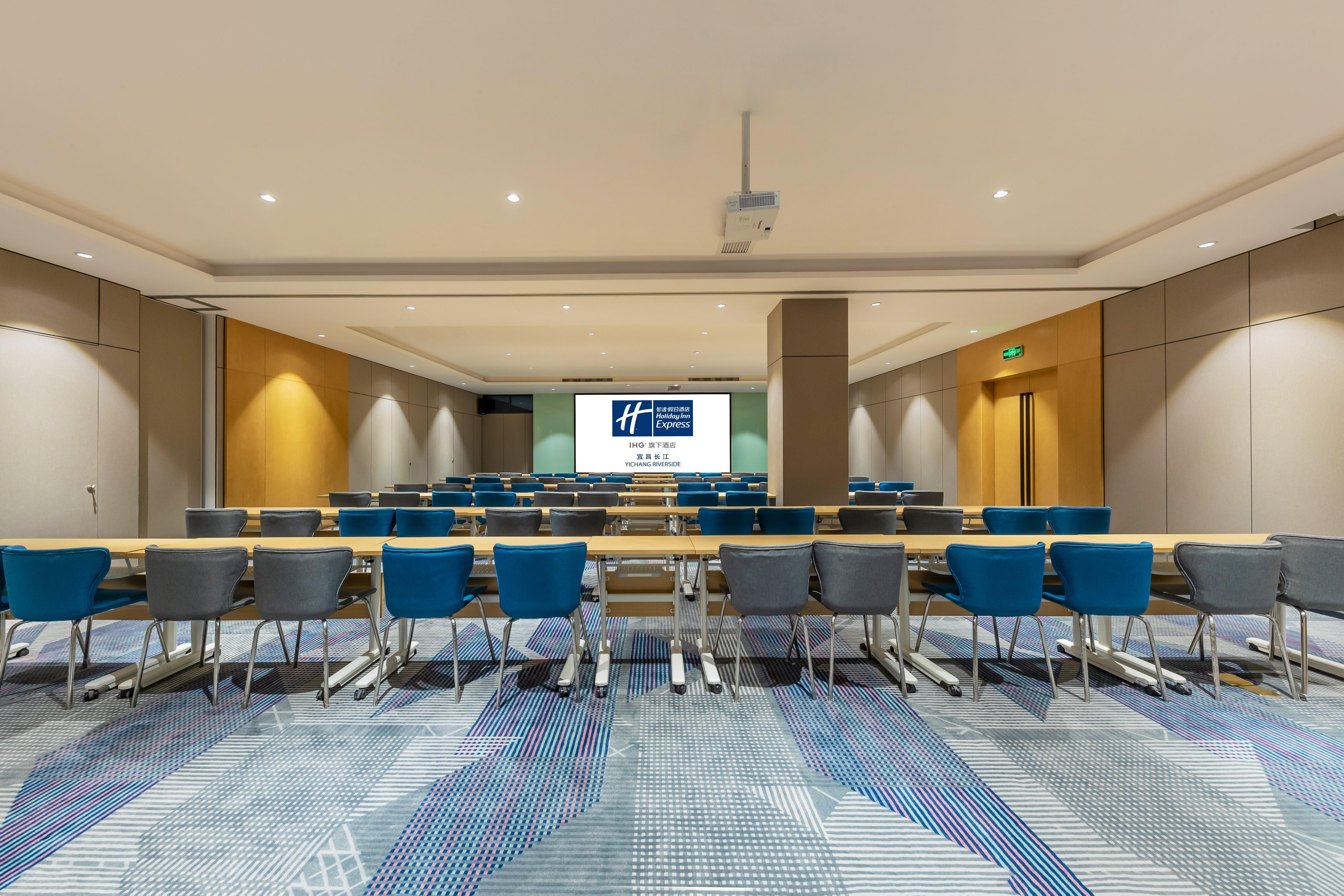 Holiday Inn Express Yichang Riverside By Ihg Zewnętrze zdjęcie