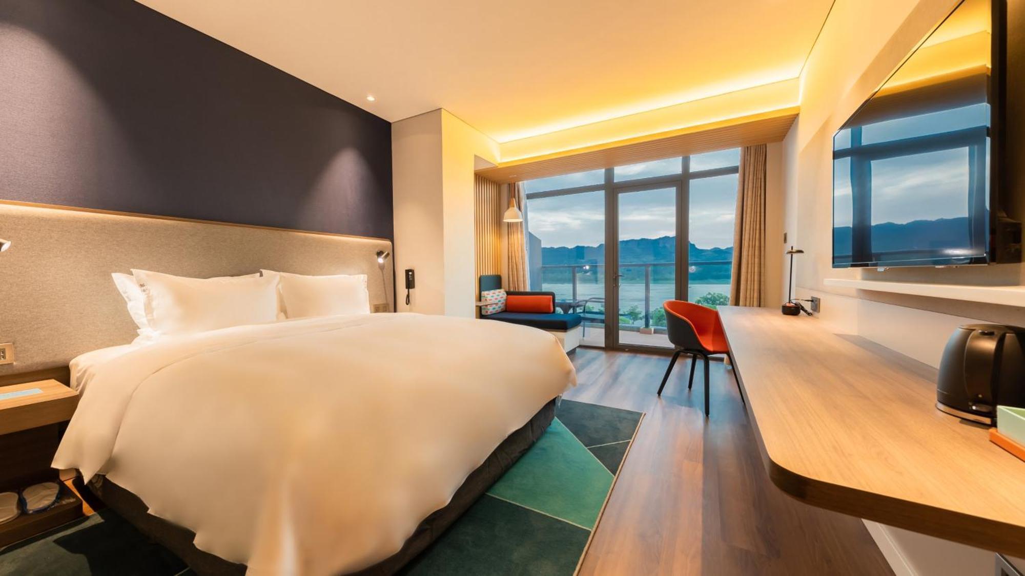 Holiday Inn Express Yichang Riverside By Ihg Zewnętrze zdjęcie